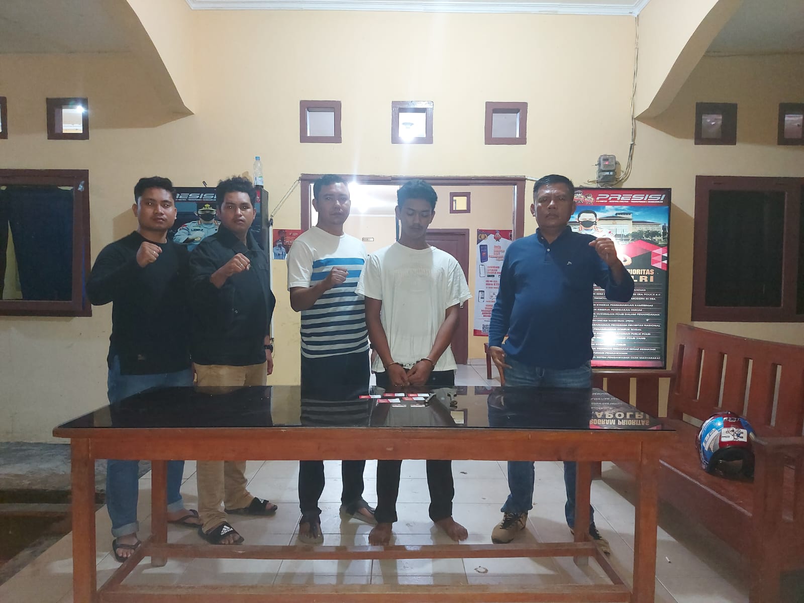 Konter Dibobol, Rokok dan Voucher Ludes Diangkut Pencuri