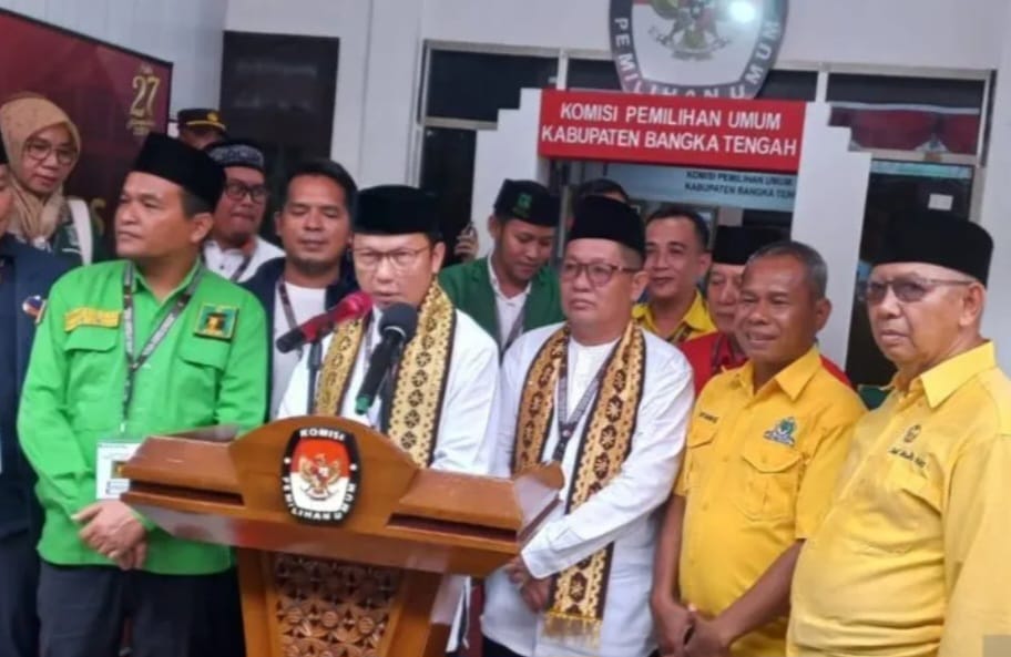 Diusung 8 Parpol, Pasangan Berlian Daftar ke KPU Bateng