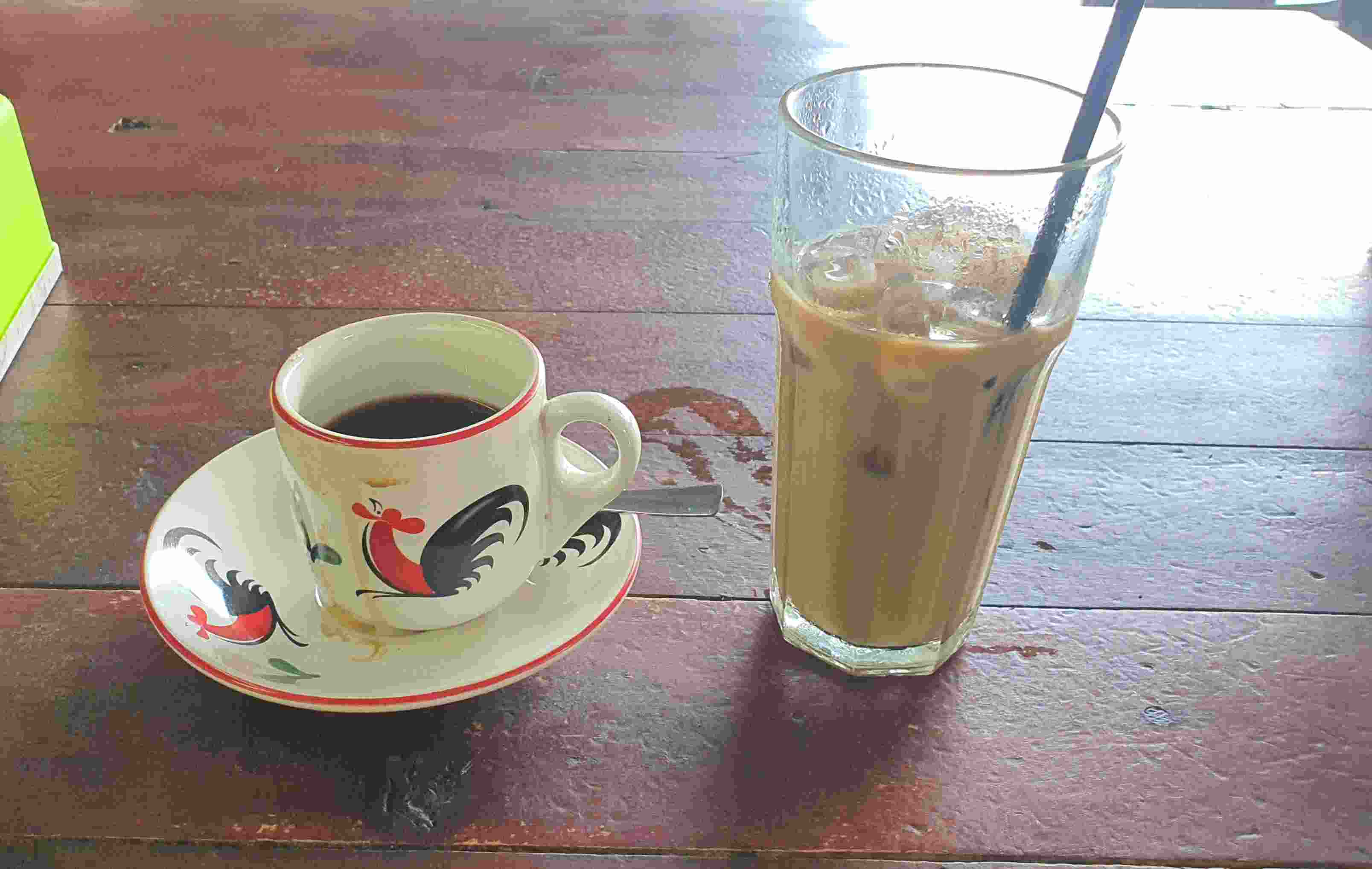 Kamu Suka Kopi Hangat atau Dingin? Simak Plus Minus Ini