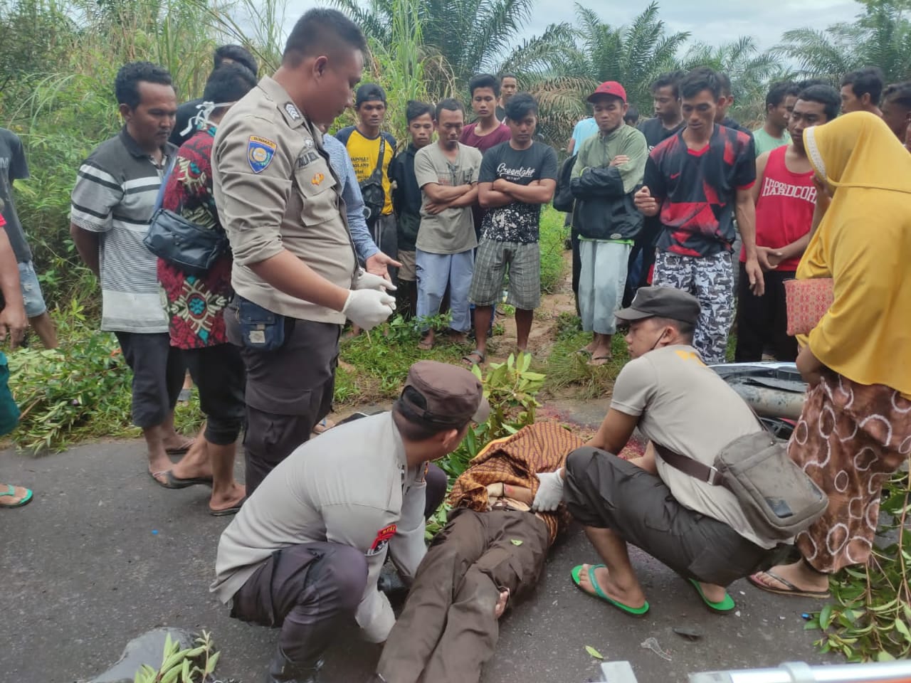 Masih Kenakan Seragam Pramuka, Pelajar di Sungaiselan Tewas Kecelakaan