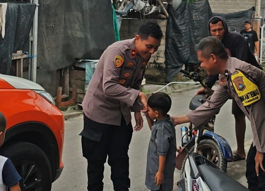 Kapolsek Bukit Intan Bantu Khitan Dua Anak Kurang Mampu, Bukti Polri Dekat dengan Masyarakat