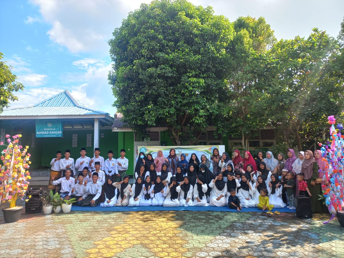 Program Rutin, SMP Muhammadiyah Koba Gelar Khataman Bersama