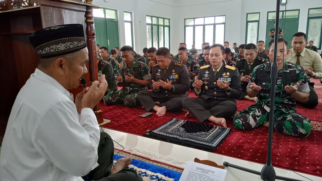 Wujud Rasa Syukur, Warga Korem 045/Gaya Laksanakan Doa Bersama