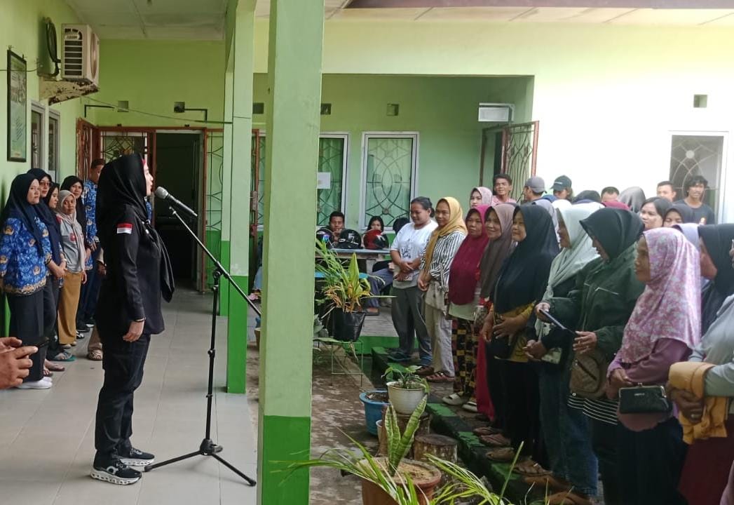 Pasukan Kebersihan Kuning dan Hijau DLH Basel Terima 170 Paket Sembako