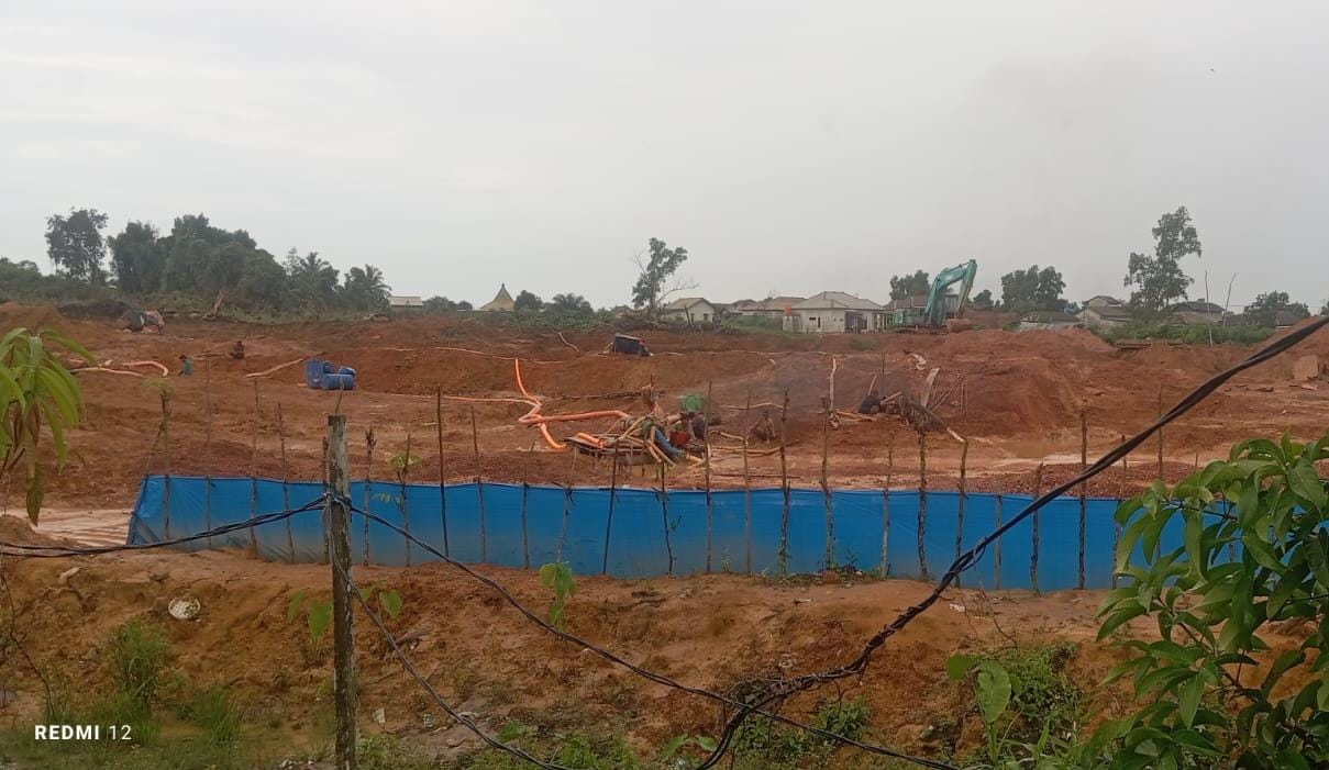 Tambang Ilegal di Tengah Kota Toboali, Hanya Berjarak 10 Meter Dari Pemukiman 