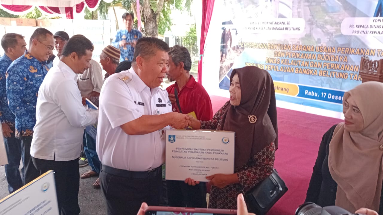 ​Dukung Kesejahteraan Nelayan, Pemprov Babel Salurkan Hibah Sarana Perikanan dari APBD dan APBN