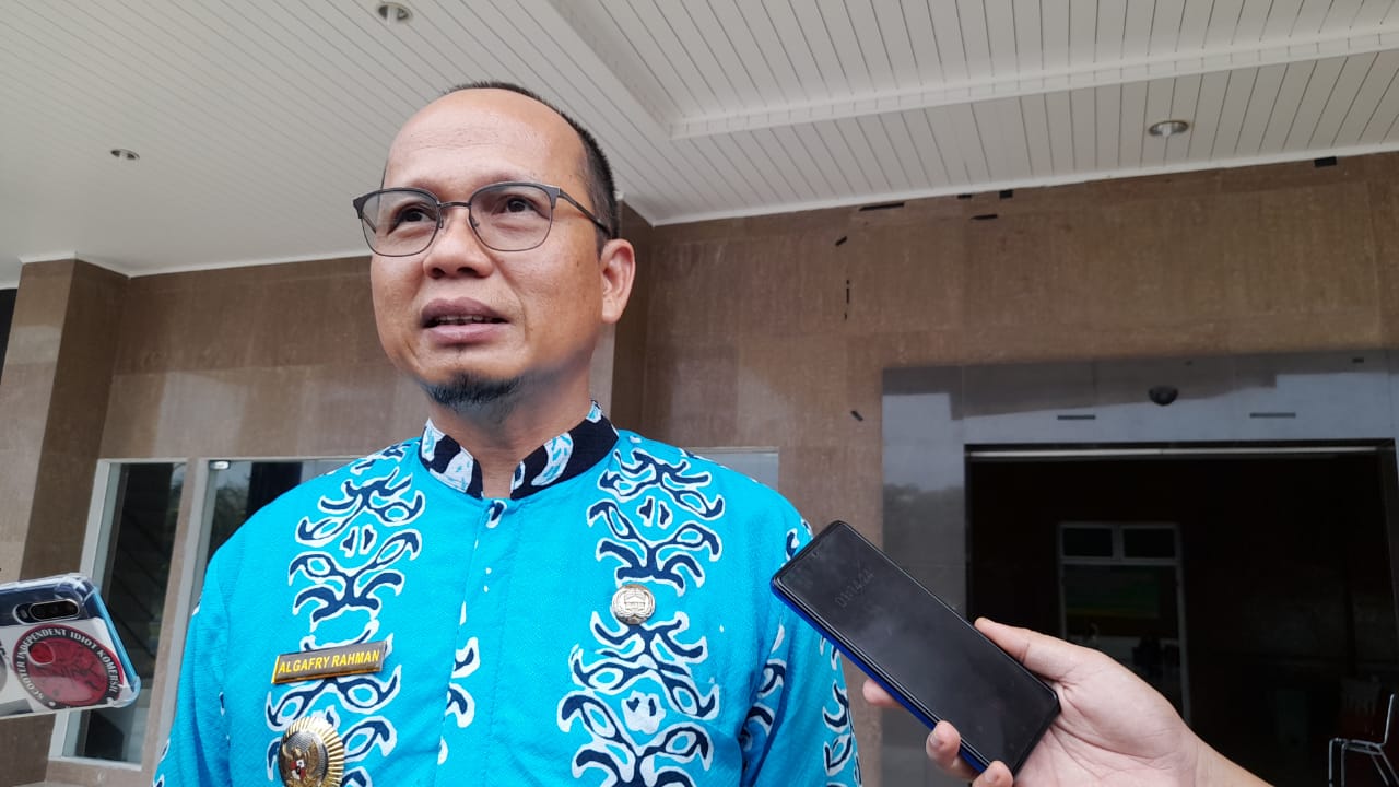 Listrik Pulau Nangka Cuma 12 Jam, Bupati Algafry Miris, Targetkan Ini