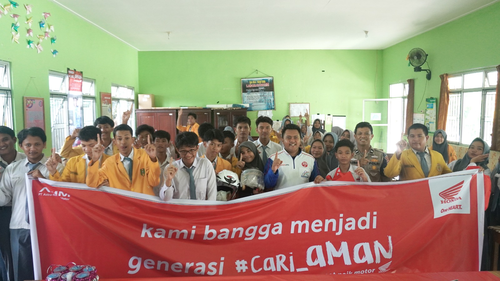 Siswa SMA Muhammadiyah Bangga Menjadi Generasi #Cari_Aman, Honda Babel Berikan Sosialisasi Safety Riding