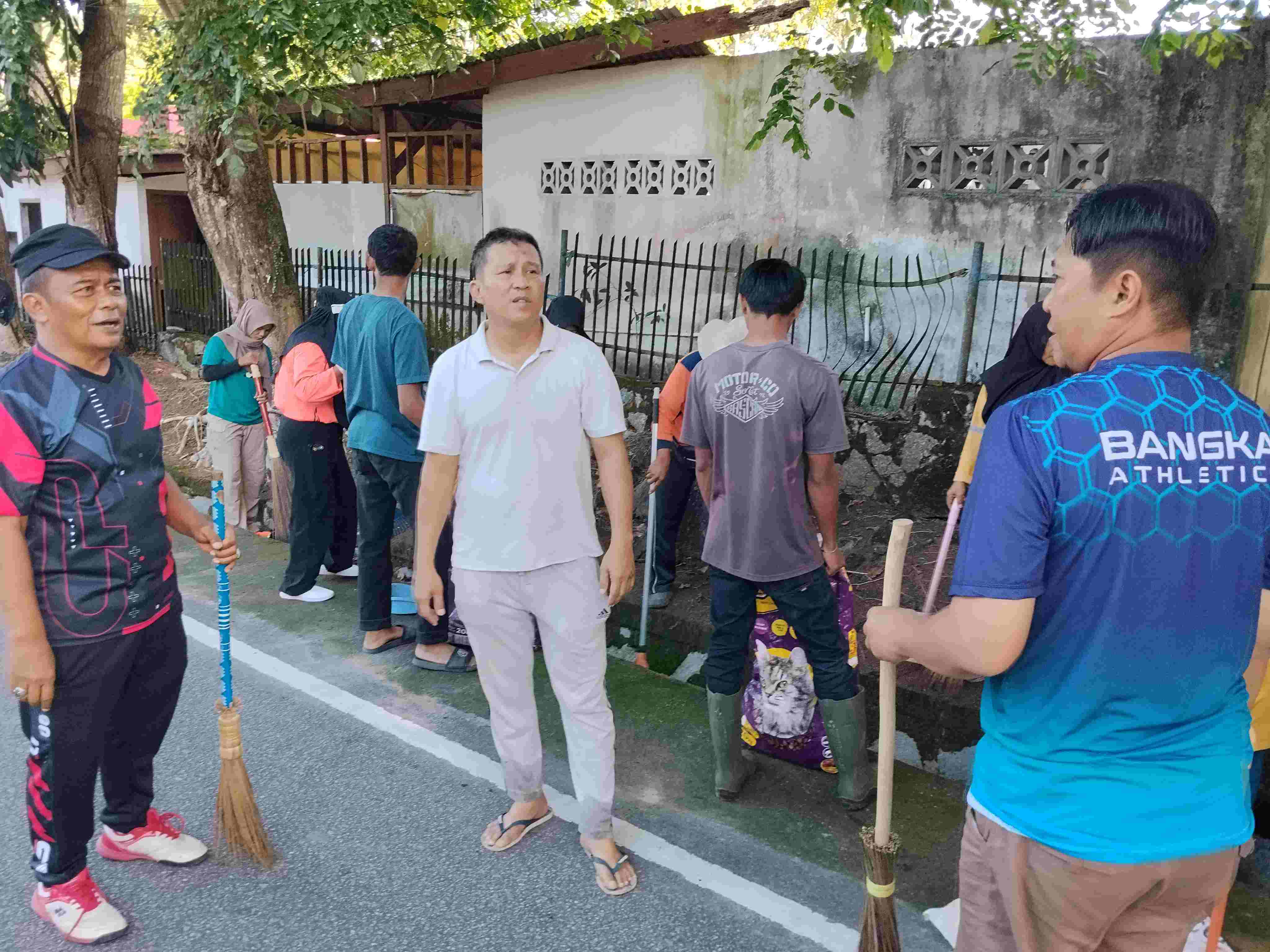 Gerak Cepat DLH Bangka, Sepanjang Jalan SD 15 Kini Bersih dari Sampah