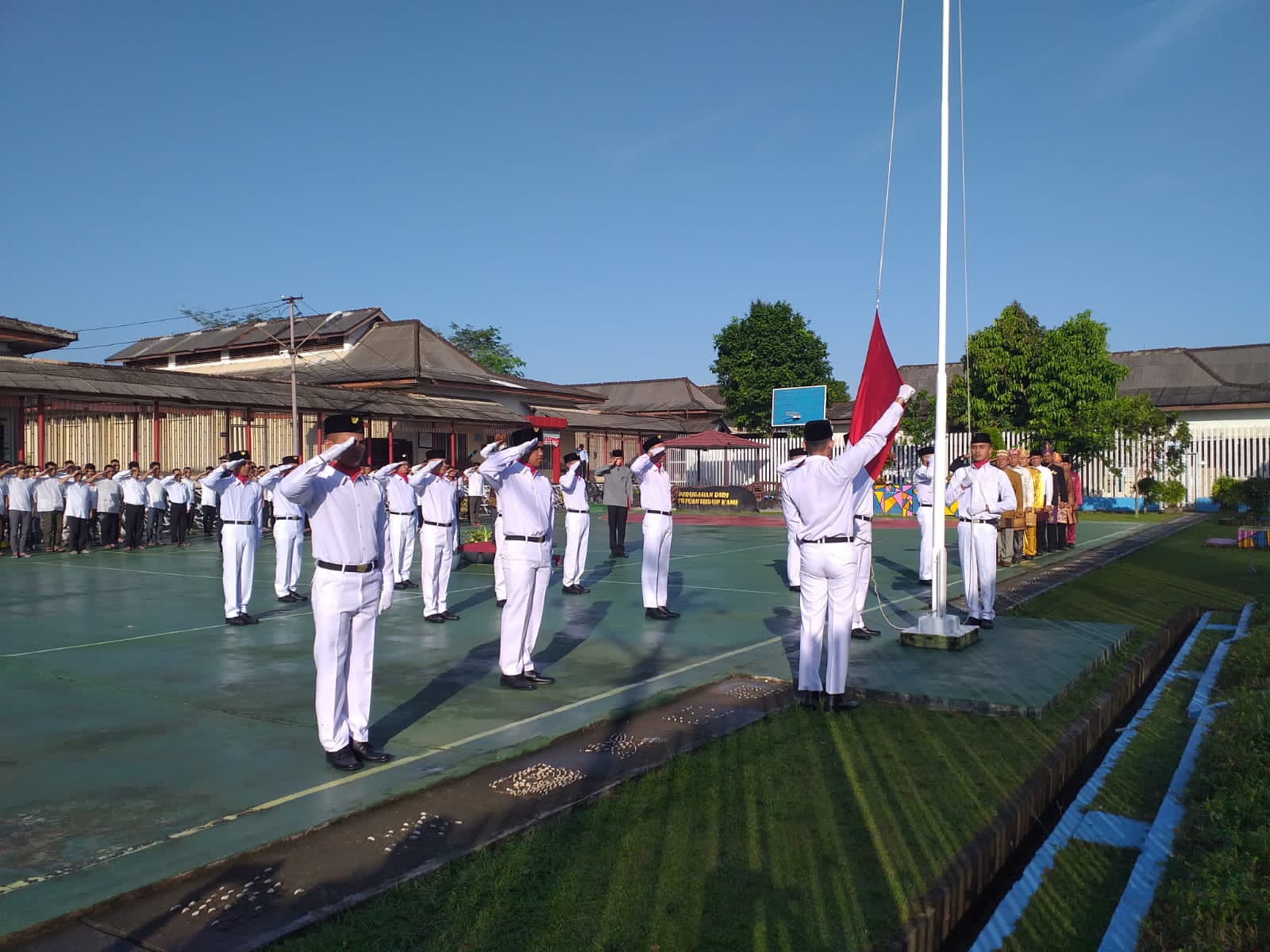 Upacara HUT ke-77 RI di Lapas Kelas IIA Pangkalpinang, 15 Warga Binaan Jadi Pengibar Bendera 