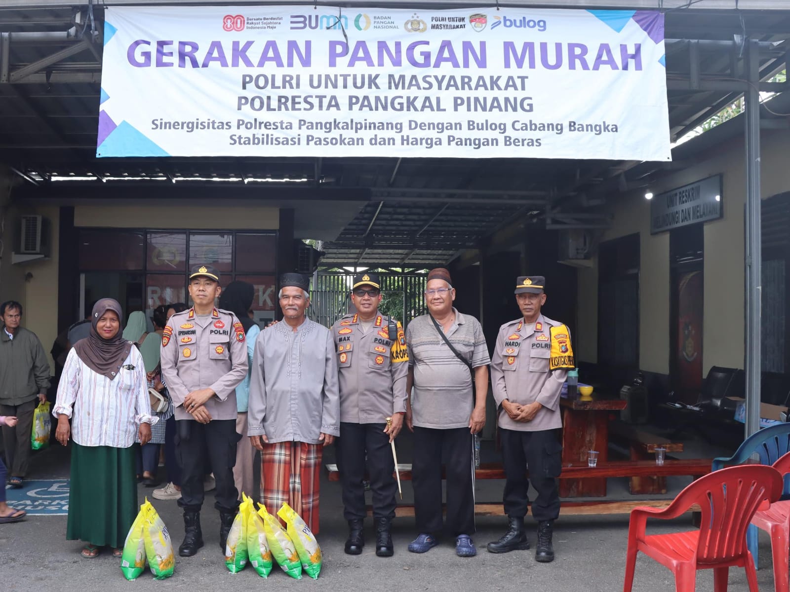 Polresta Pangkalpinang Bersama Polsek Bukit Intan Gelar Gerakan Pangan Murah, Beras Terjual 3,5 Ton