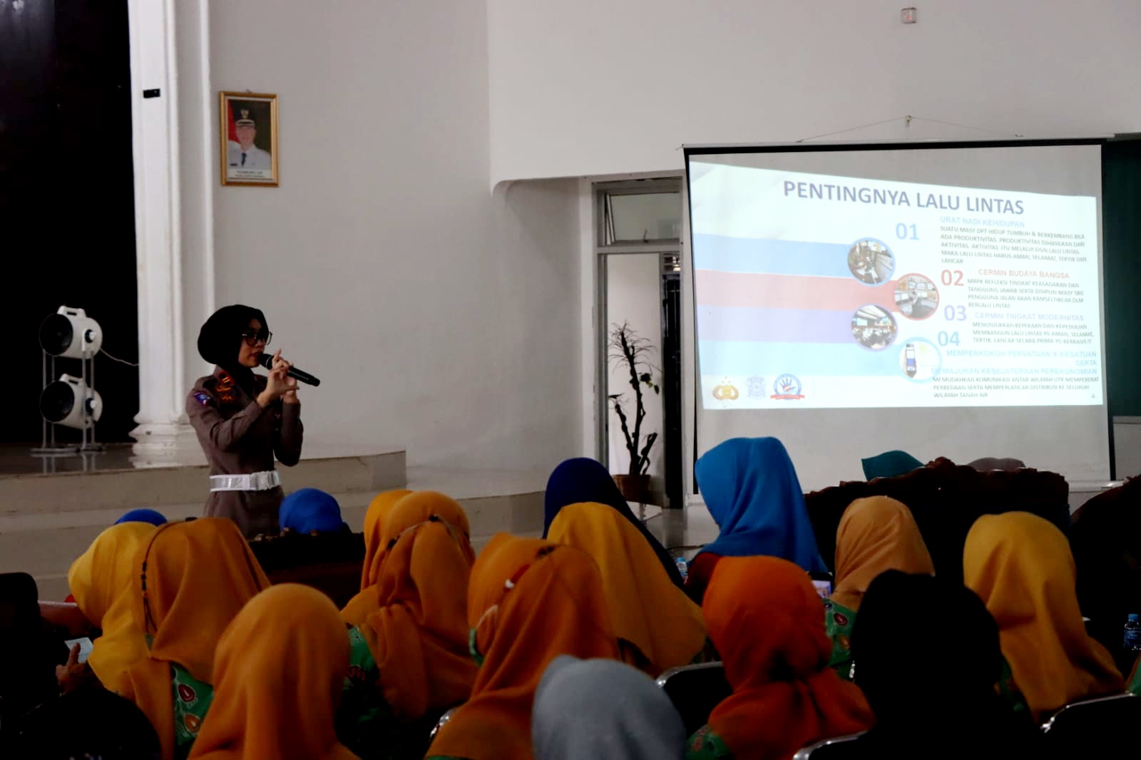 Emak-emak di Bangka Diajak Peduli Disiplin Lalu Lintas