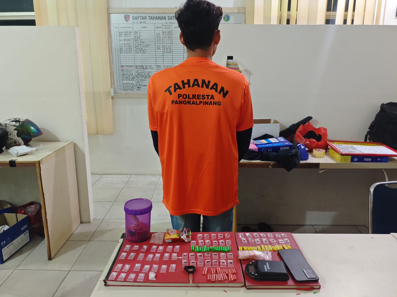 Diringkus di Rumah, Mahasiswa di Pangkalpinang Simpan Sabu 14 Gram dan Alat Hisap