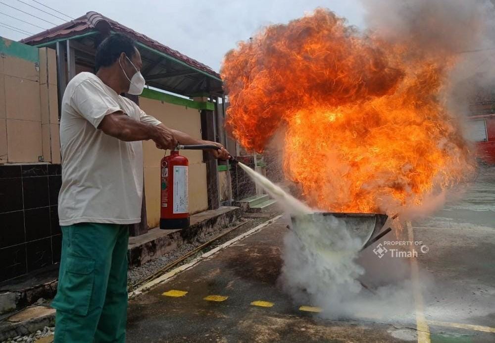PT Timah Tbk Gelar Pelatihan Tanggap Bencana Bersama Pemerintah Desa Air Putih