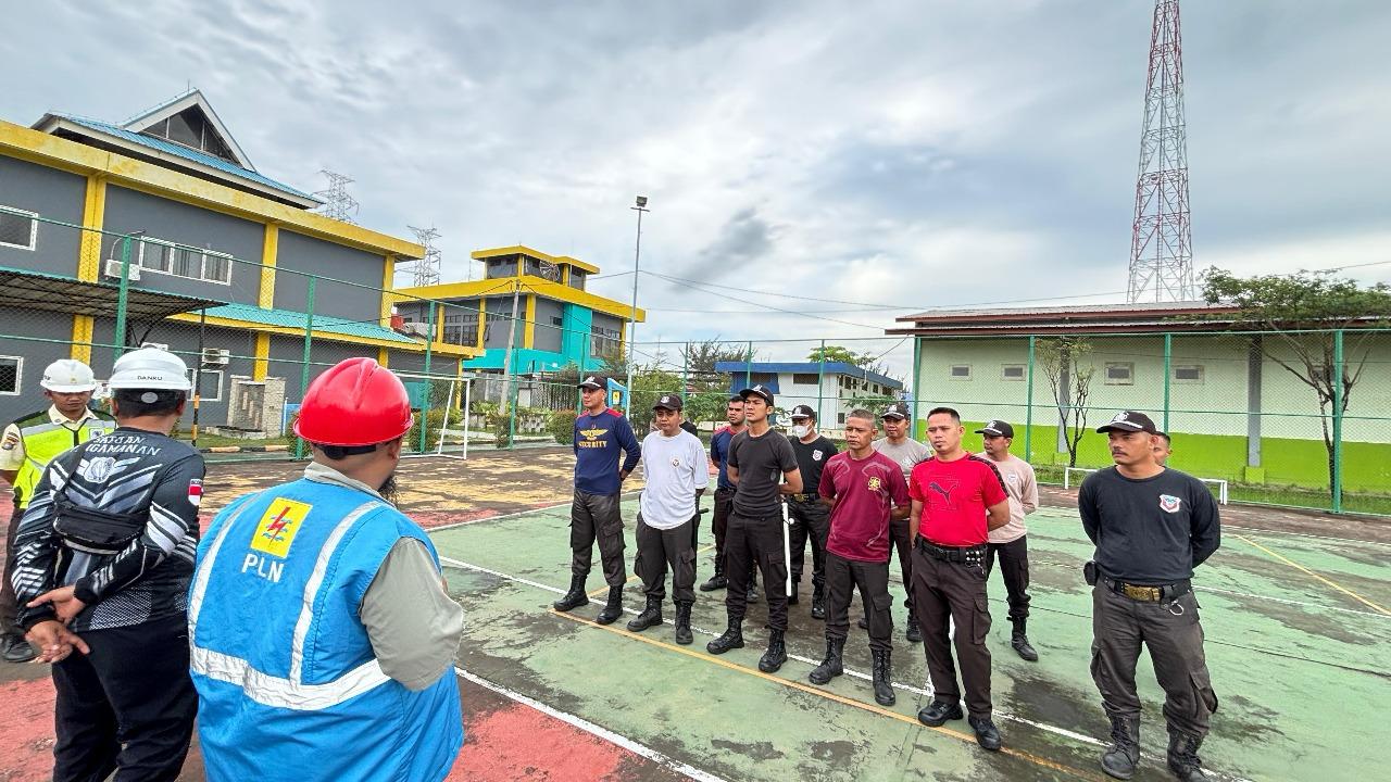 Perkuat Pengamanan Obvitnas, PLN UPK Babel Latih Satpam Hadapi Situasi Darurat