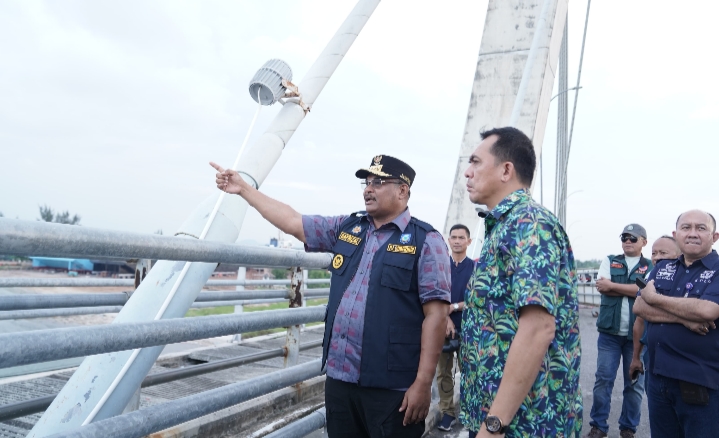 Pj Gubernur Safrizal ZA Sebut Kandasnya Kapal di Alur Pangkalbalam Teratasi