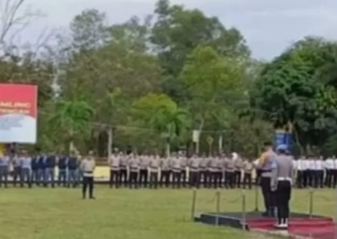 Ciptakan Pilkada Damai, Polres Bateng Perkuat Satkamling 