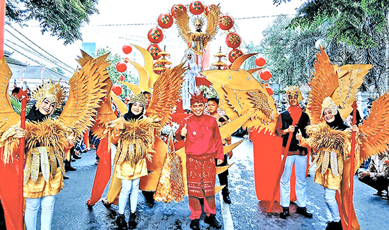 Pawai Budaya HUT RI, Kreasi Memukau dari MAN 1 PGK 