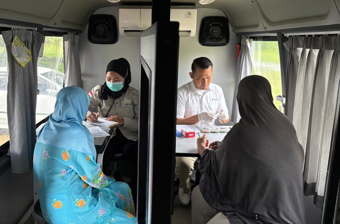 Mobil Sehat Hadir di Dusun II Desa Kundur, Seratusan Warga Bisa Berobat Gratis