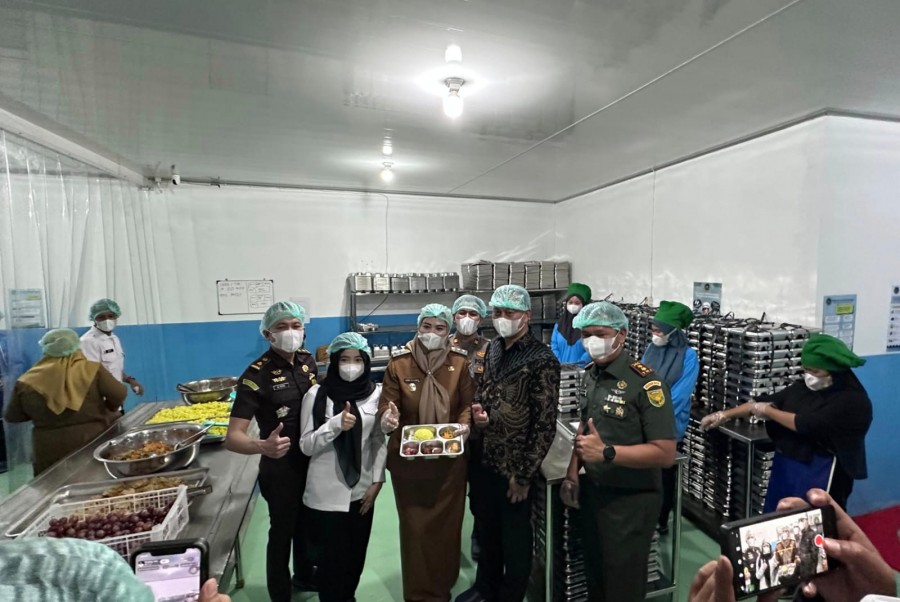 Perdana MBG di Basel, SMA 1 Toboali Jadi yang Pertama, Debby Harapkan Ini 