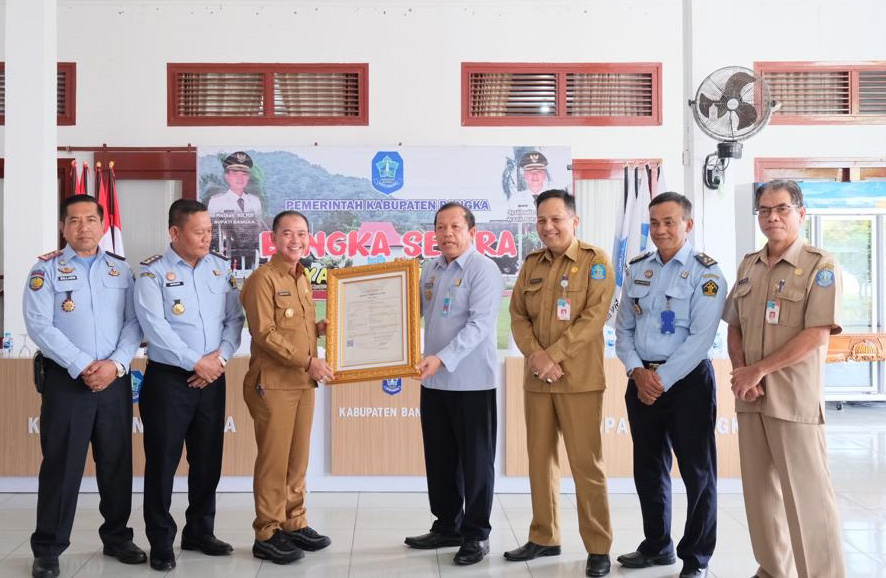 Kakanwil Harun Sulianto Serahkan Surat Pencatatan KIK “Rebo Kasan” dan ...