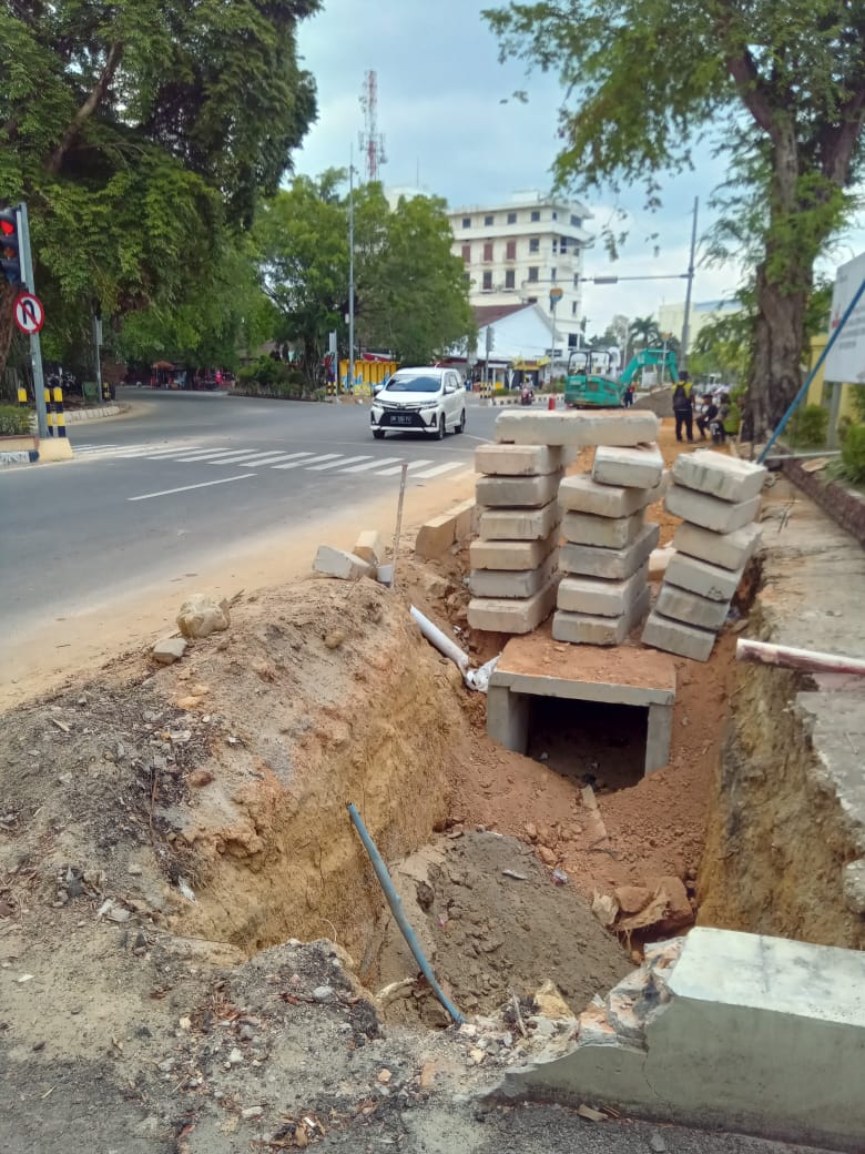 Proyek Trotoar Milik Balai PJN Babel Ancam Pengguna Jalan