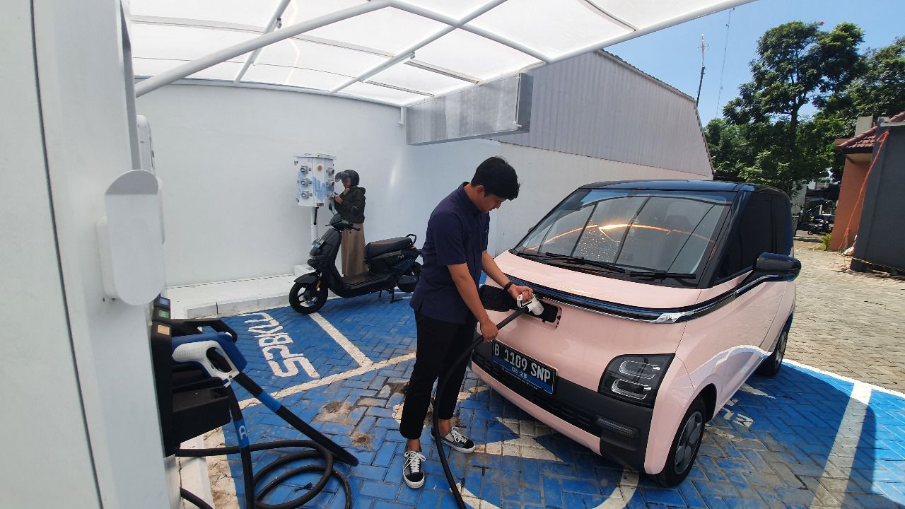 PLN Resmikan One Stop EV Charging Station, Dukung Green Tourism di Kota Bandung