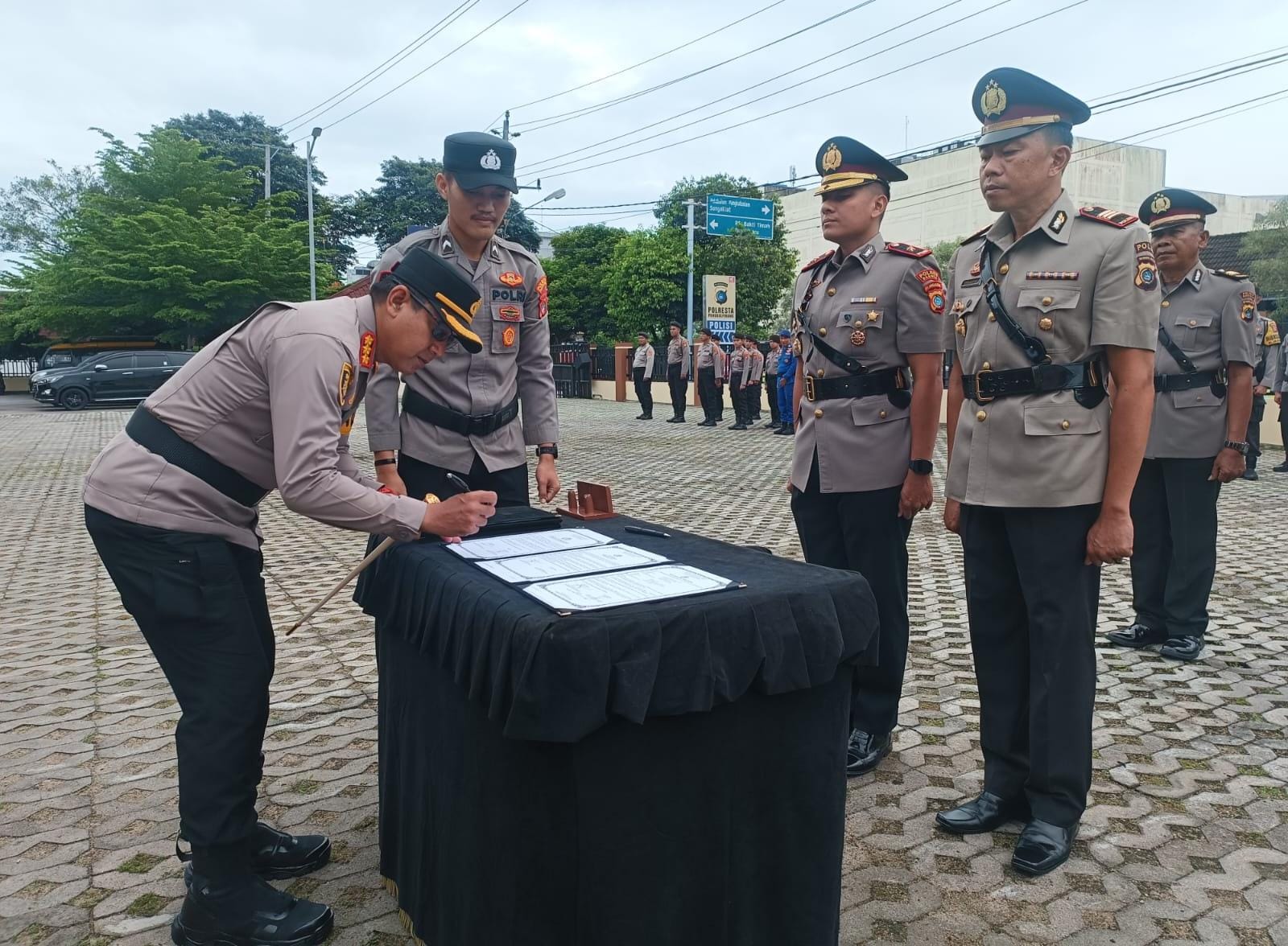 Kombes Pol Max Pimpin Sertijab Tiga Perwira Polresta Pangkalpinang
