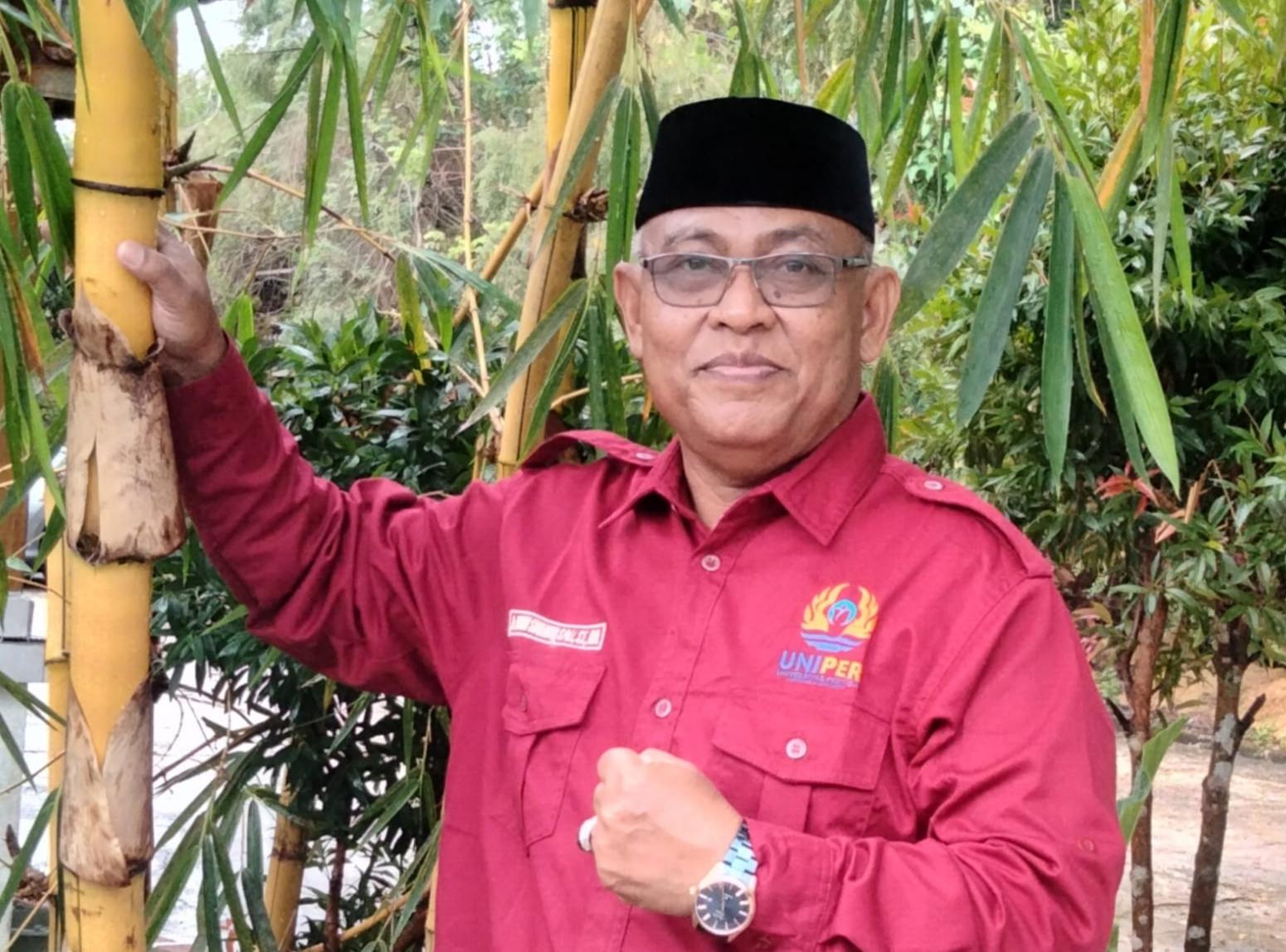 POLEMIK DASAR HUKUM ISLAM ANTARA ZAKAT MAAL DAN ZAKAT PROFESI 