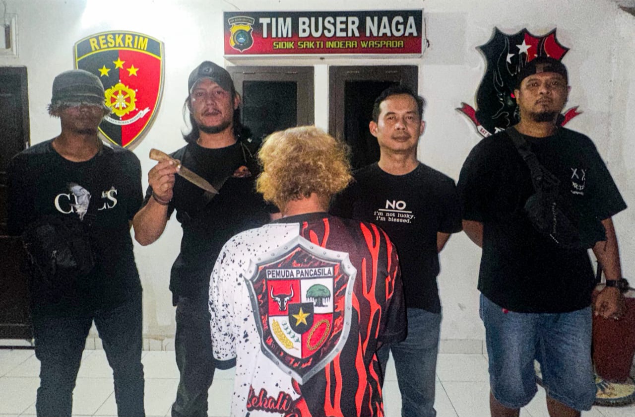 Ancam Warga Pakai Sajam, Pria Berkaos Ormas di Pangkalpinang Diciduk Buser Naga
