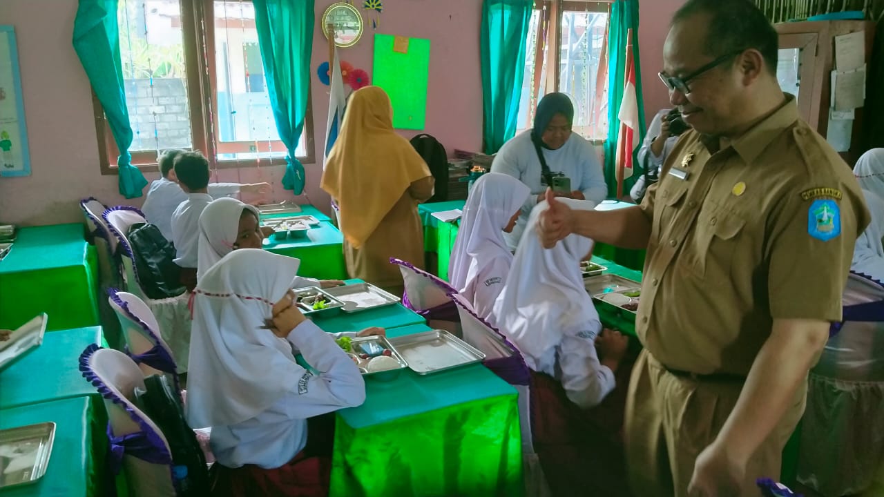 MBG Sentuh Siswa SDN 13 Parit Pekir