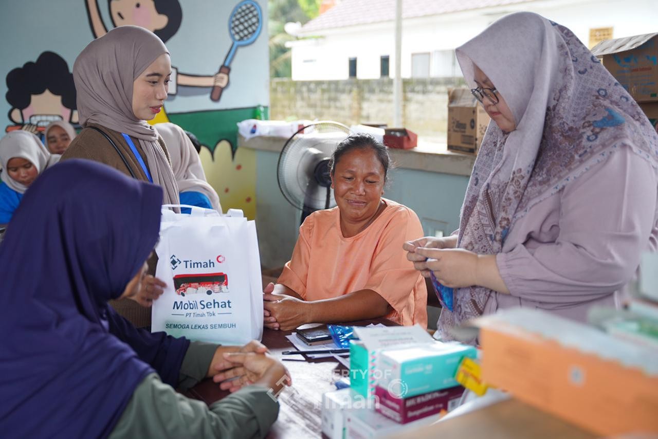 Warga Desa Bukit Layang Serbu Mobil Sehat PT Timah Tbk, Berobat Lebih Dekat dan Gratis 