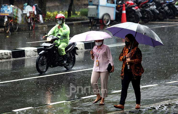 Warning dari BMKG untuk Seluruh Daerah, Desember Puncak Hujan