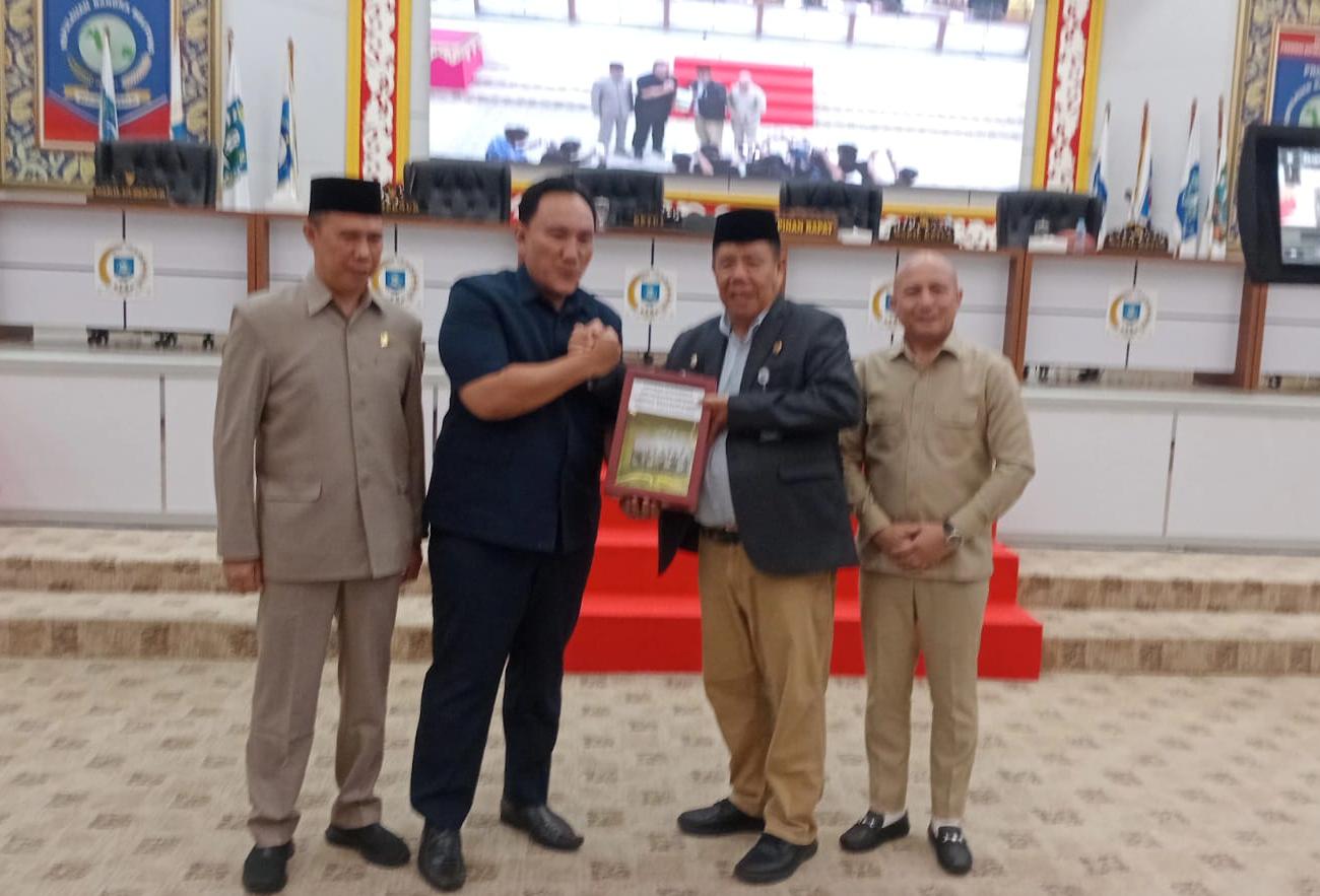 DPRD Babel Gelar Paripurna LKPJ, Gub Ingatkan Lebih Hati - Hati Atur Tata Kelola Keuangan