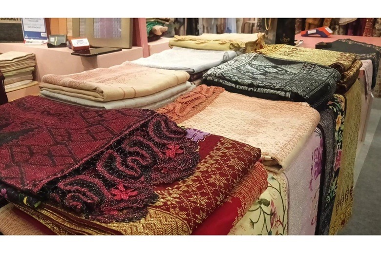 Ciptakan Pengusaha Berdaya Saing Global, UMKM Songket Binaan BRI Sukses Tembus Pasar Internasional