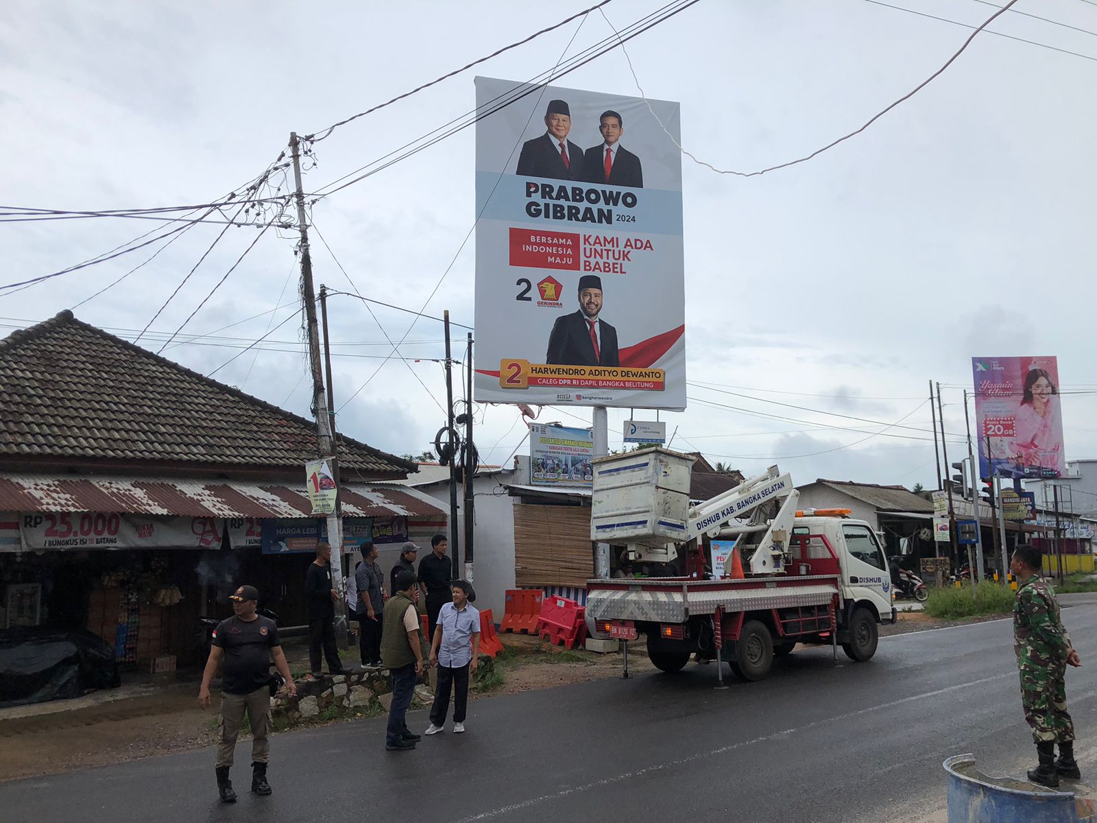 Tak Kunjung Dibongkar Pemiliknya, Bawaslu Basel Kembali Turun Tangan