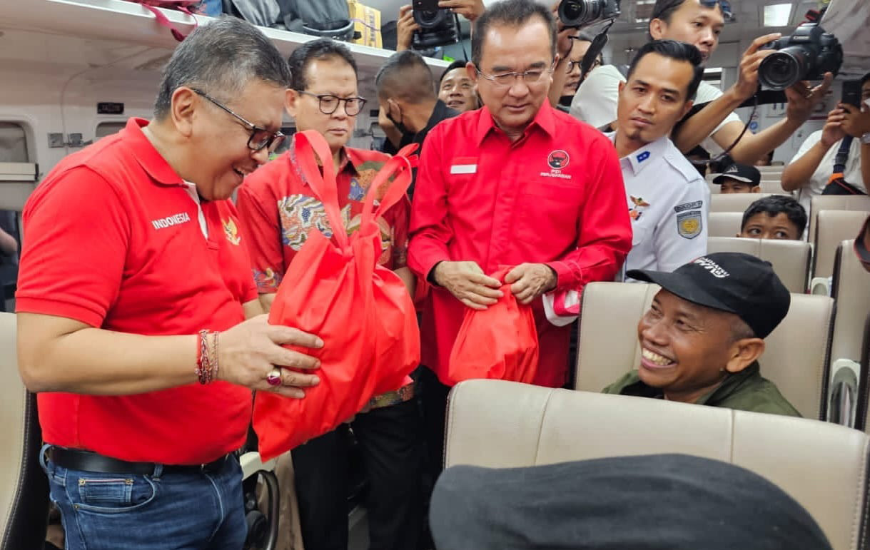 PDIP Fasilitasi Mudik Gratis, Pesan Rudianto: Semoga Semua Selamat Sampai Tujuan...