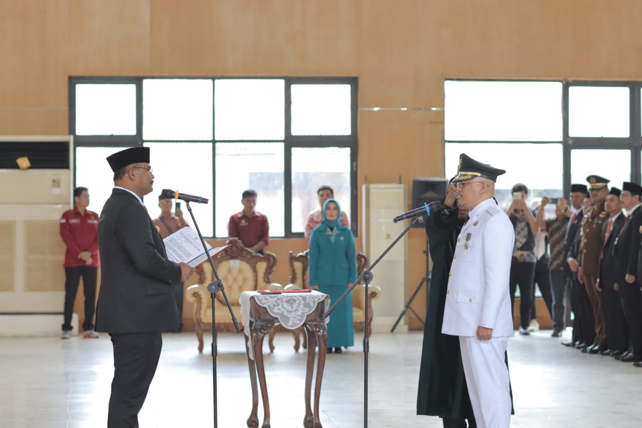 Pj. Gubernur Safrizal Lantik Yuspian Jadi Pj.Bupati Belitung; Tugas Bupati Sangat Berat