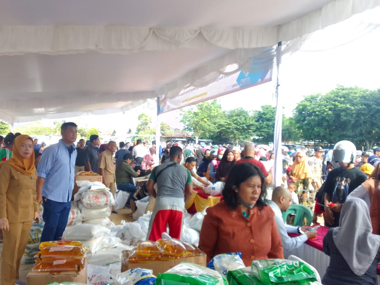 Di Toboali, 1.500 Paket Sembako Murah Disperindag Babel Ludes Terjual