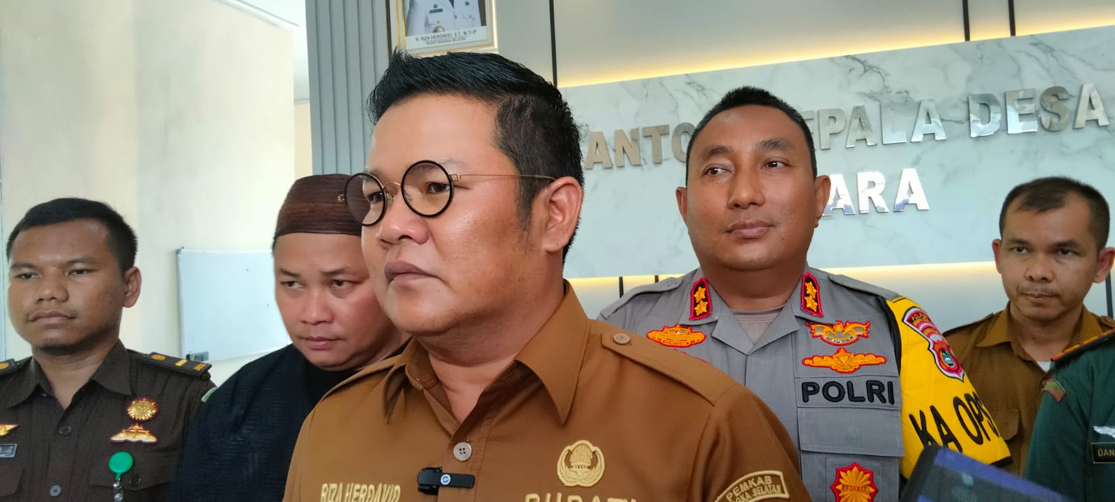 Kesal Jadwal Paripurna Mendadak, Bupati Riza akan Evaluasi Jajaran Setda