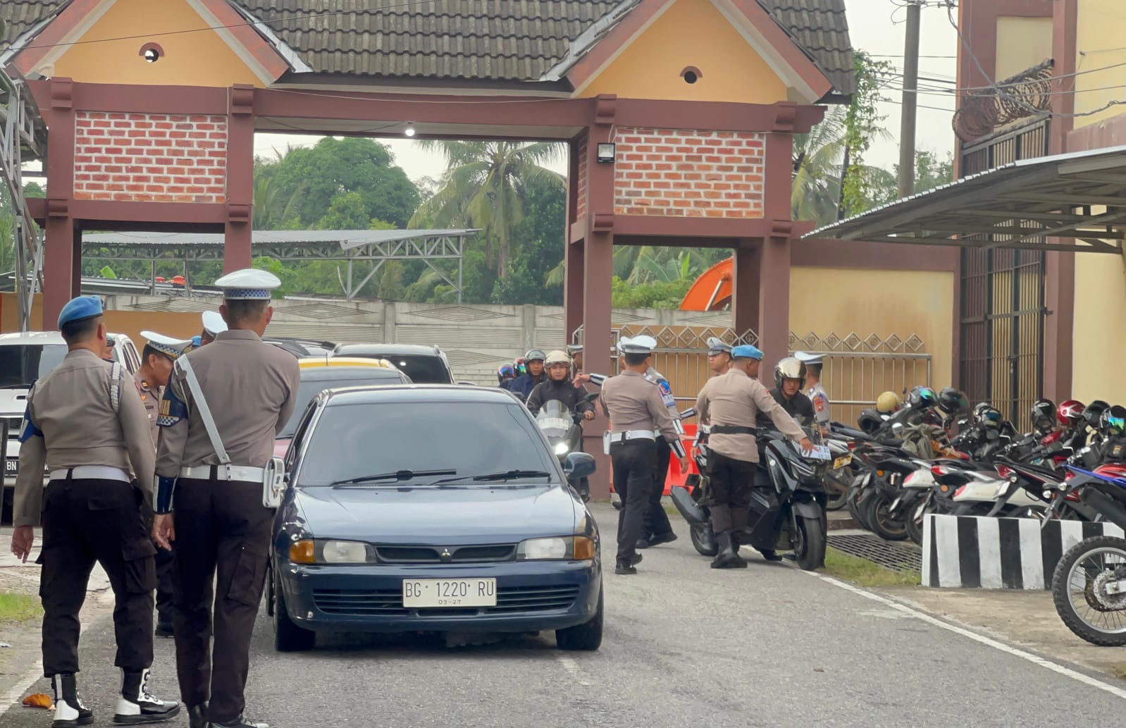 Hari Kedua OPM 2025, Ditlantas Polda Babel Sasar Kelengkapan Kendaraan Anggota Polda Babel