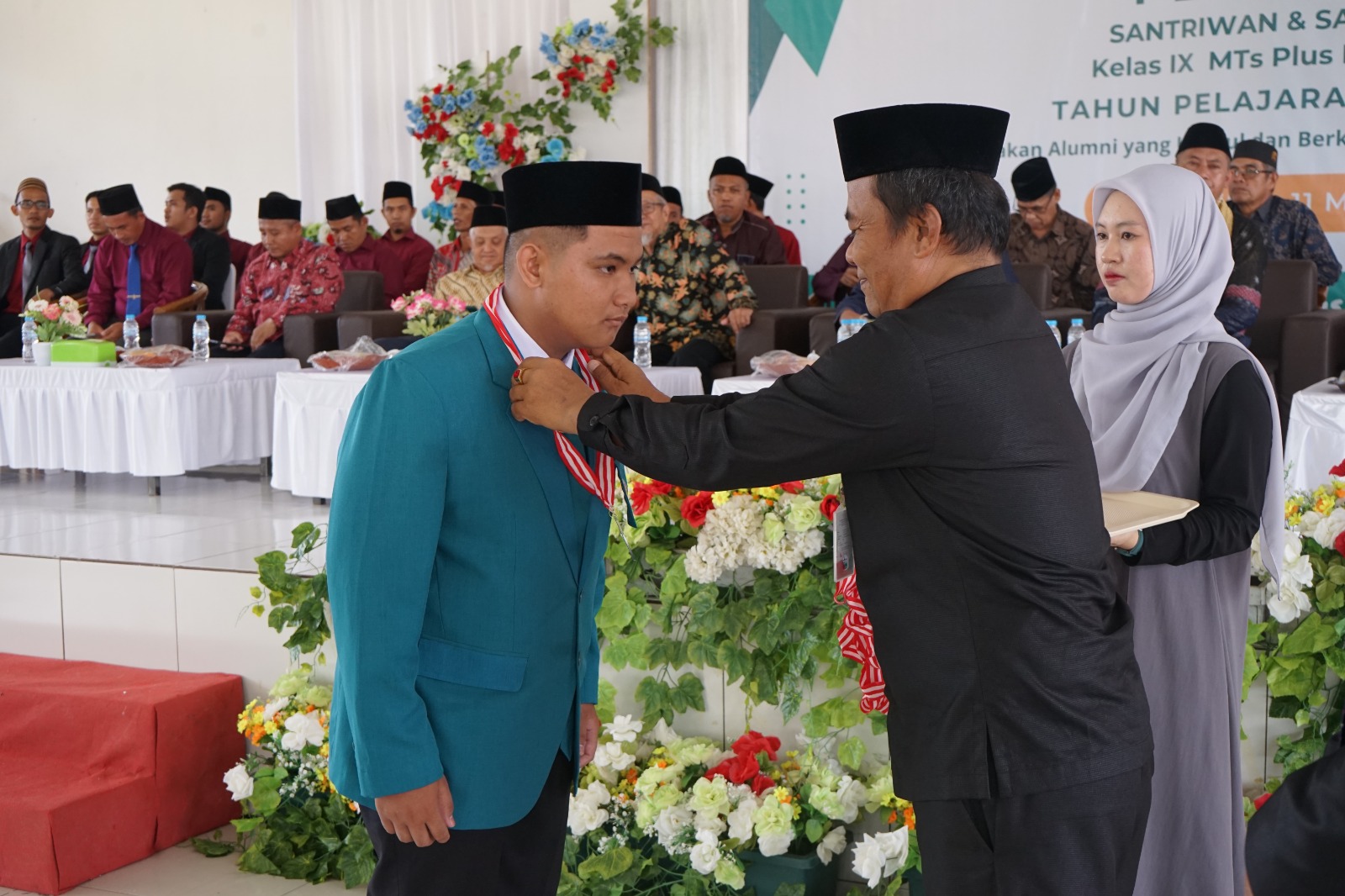 Lulusan 152 Santri dan Santriwati MTsN Bahrul Ulum Islamic Centre Diminta Bangga dan Berguna