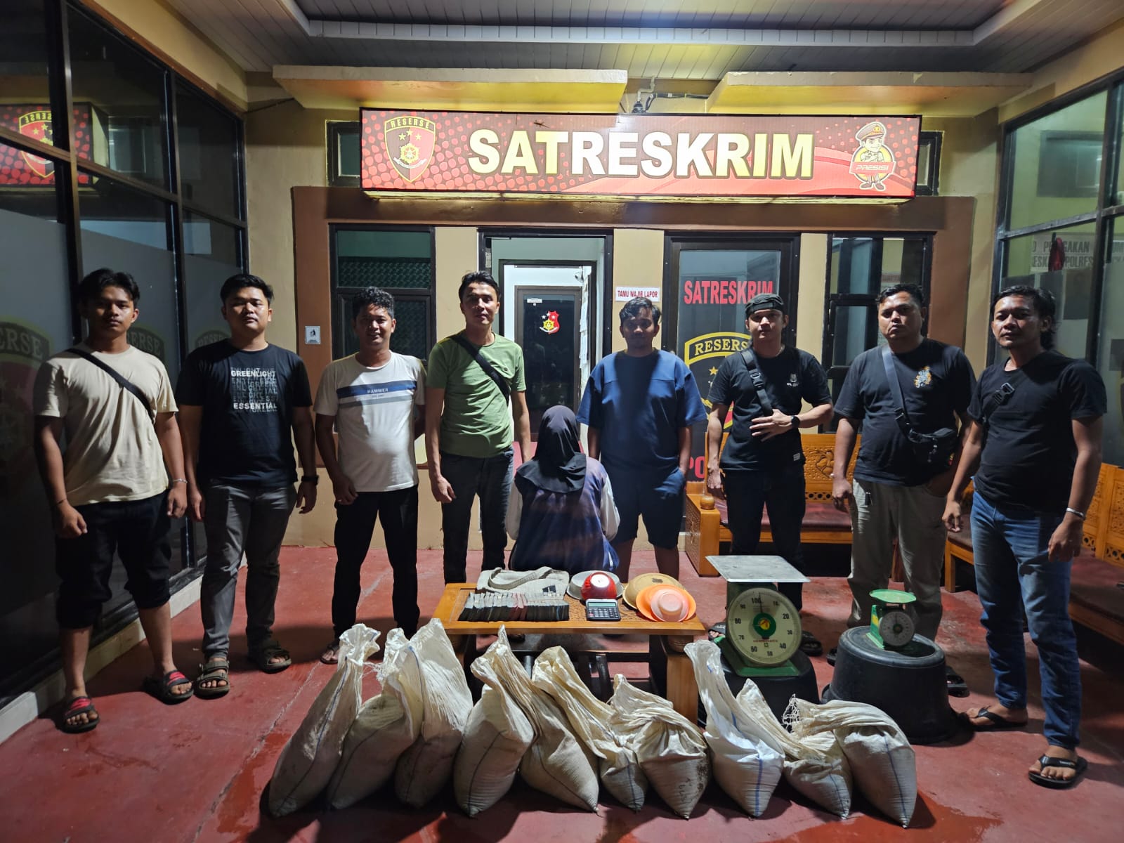 Polres Basel Amankan EN di Desa Paku, 326 Kilogram Pasir Timah Diduga Ilegal Jadi BB 