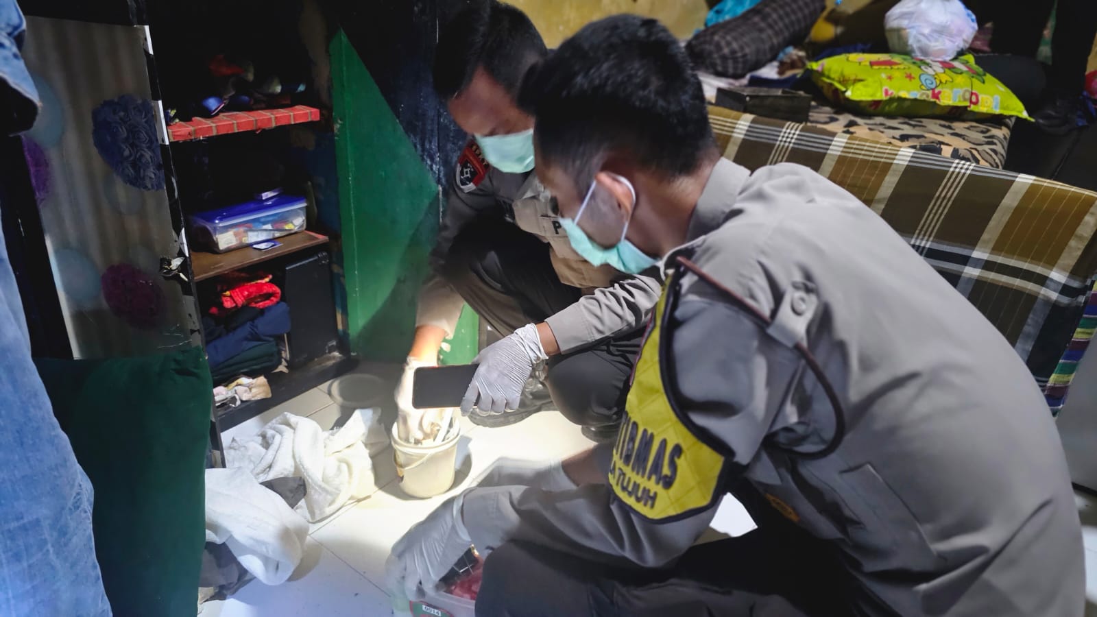 Gelap Malam, Langkah Tegas Petugas Lapas Pangkalpinang Tegakkan Kamtib