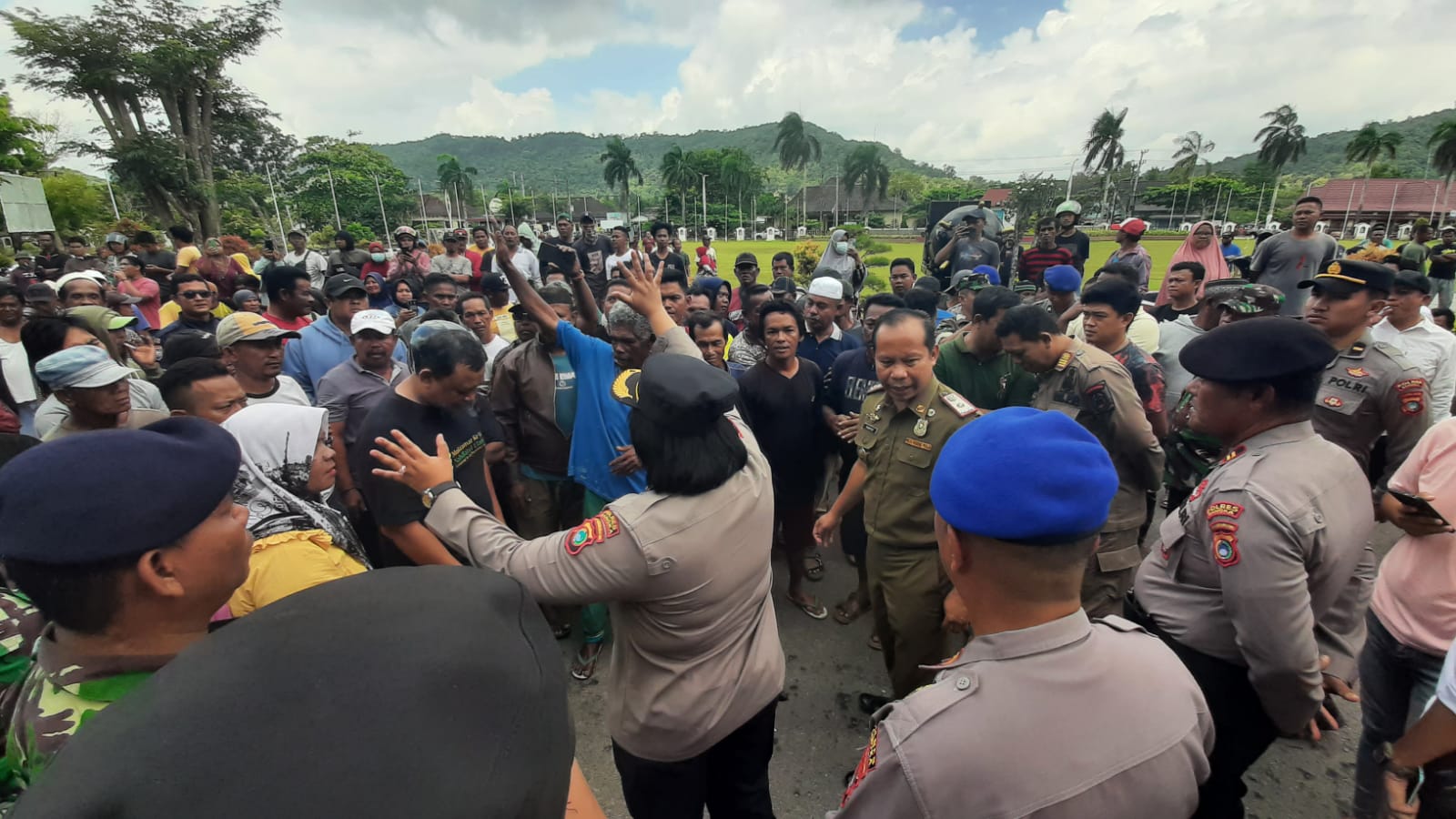 Muara Air Kantung Mampet, Nelayan Demo Minta Solusi 