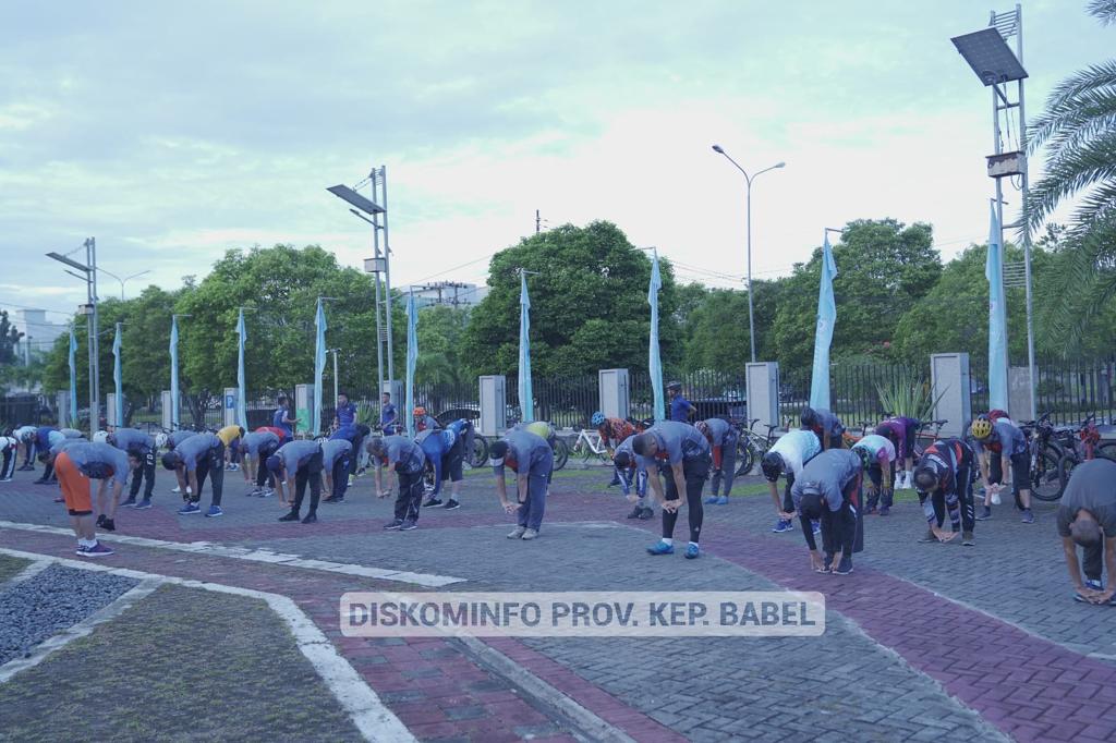 Pj Gubernur Suganda Silaturahmi dan Koordinasi dalam Kegiatan Gowes Sehat Bersama BI Kep. Babel