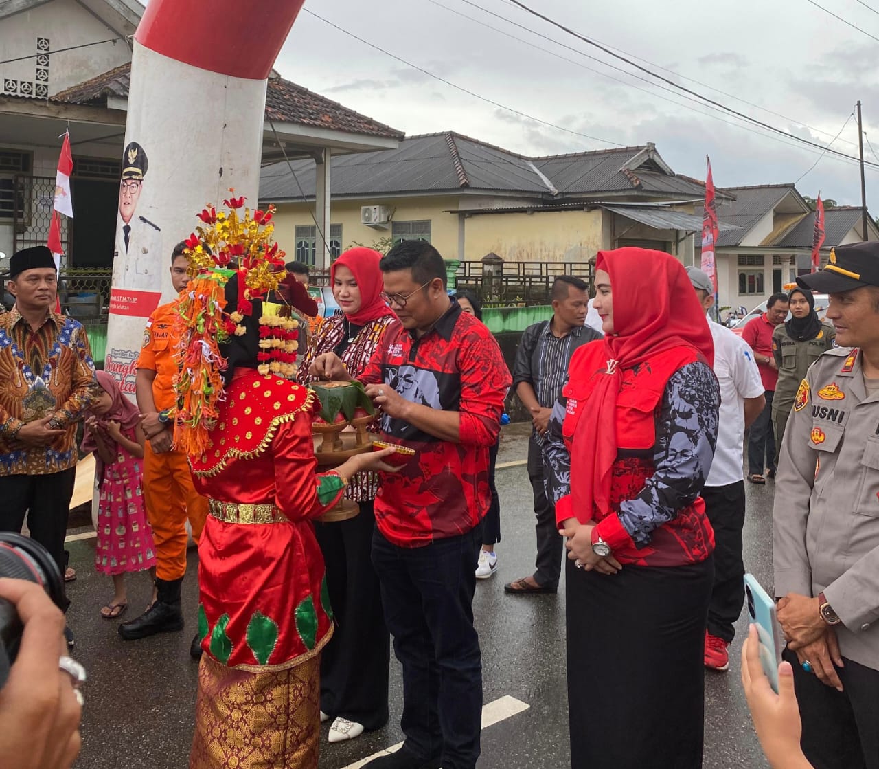 Aik Bakung Sambangi Desa Payung, Beri Semua Pelayanan Untuk Masyarakat 