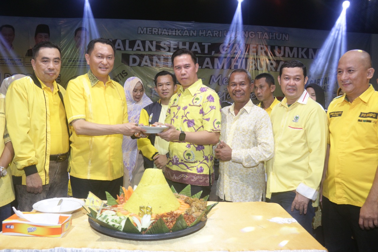 Ribuan Masyarakat Saksikan Malam Puncak HUT Partai Golkar ke-58 di Alun-alun Kota Pangkalpinang