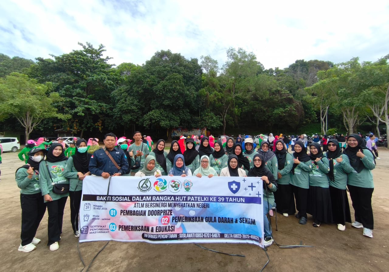 HUT Ke 39, Patelki Bangka Barat Gelar Bakti Sosial di Pantai Batu Rakit
