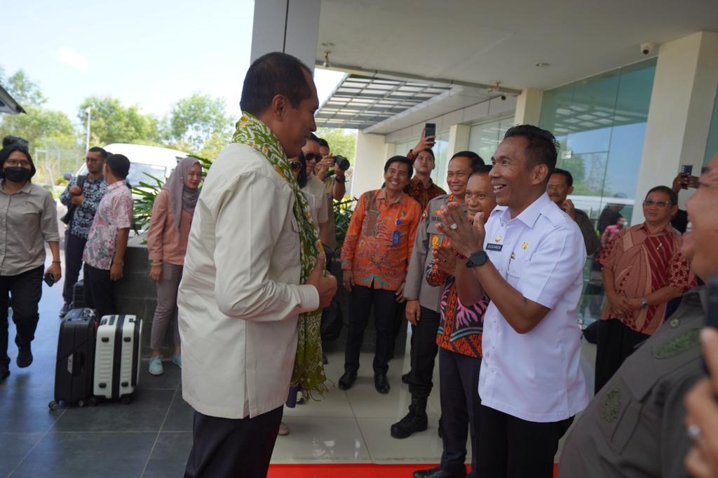 Pj Gubernur Suganda Sambut Rombongan Kunker Komisi I DPR RI 